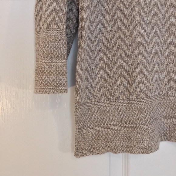 Tunic Style Chevron Sweater, M - Picture 6 of 14